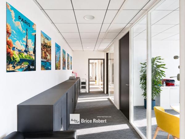 Bureau à louer Lyon adresse centrale vue Rhône et stationnement privatif