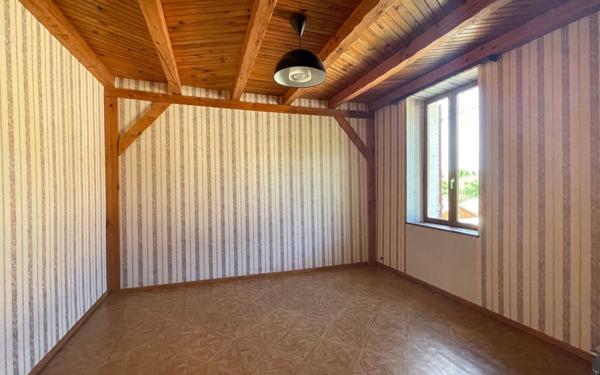 Appartement à vendre    3 pièces •  La Houssière