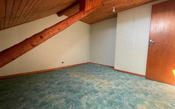 Appartement à vendre    3 pièces •  La Houssière