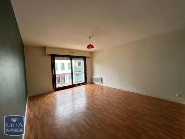 Appartement à louer 2 pièces 60.15m² Châteauroux (36000)