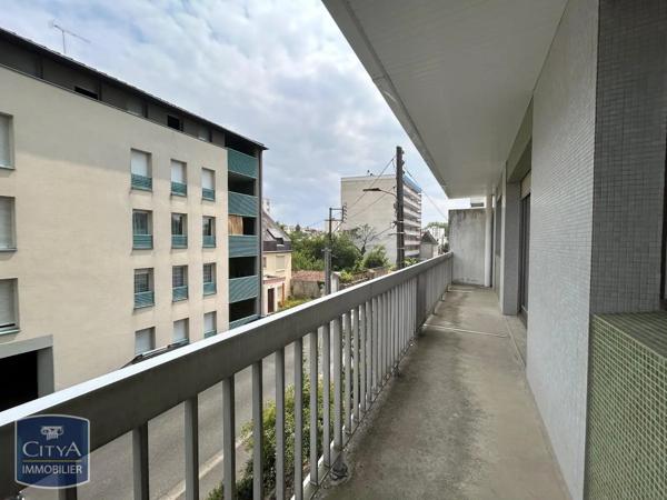 Appartement à louer 2 pièces 60.15m² Châteauroux (36000)