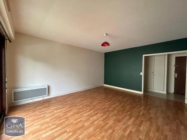 Appartement à louer 2 pièces 60.15m² Châteauroux (36000)