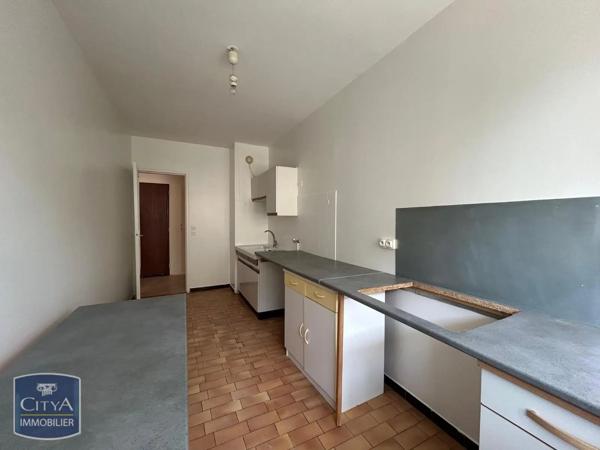 Appartement à louer 2 pièces 60.15m² Châteauroux (36000)