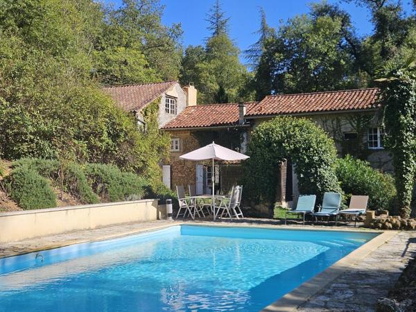 MAISON DANS LA CAMPAGNE AVEC ETANG PRiVE Condom