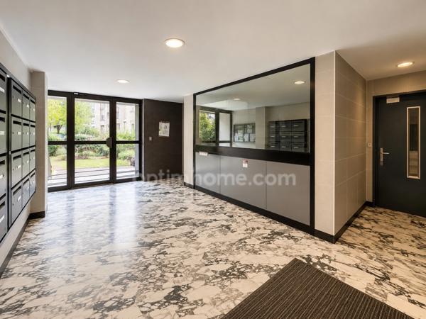 AULNAY-SOUS-BOIS – DERNIER ÉTAGE – 3 CHAMBRES – RER B À PROXIMITÉ