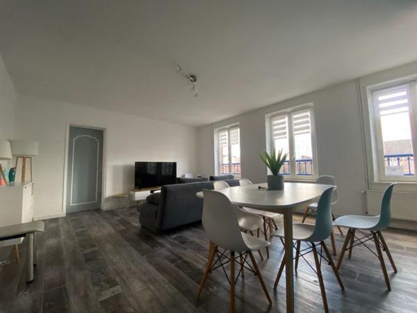 Appartement Rue 5 pièces 86 m2