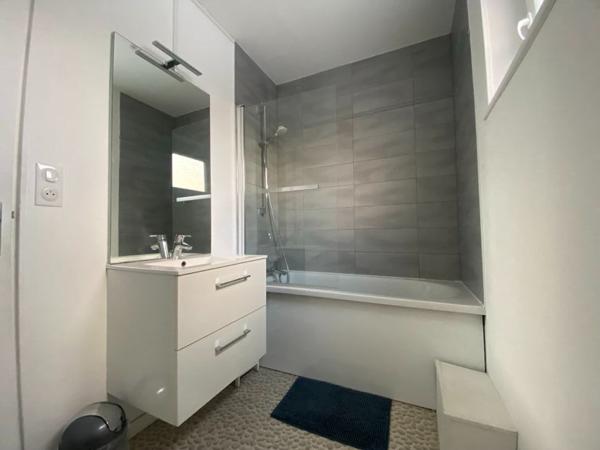 Appartement Rue 5 pièces 86 m2