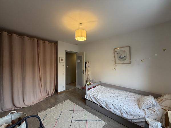 Agen (47000) MAISON 4 CHAMBRES GARAGE ET PISCINE. TERRAIN DE 1900 M2