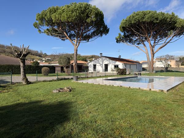 Agen (47000) MAISON 4 CHAMBRES GARAGE ET PISCINE. TERRAIN DE 1900 M2