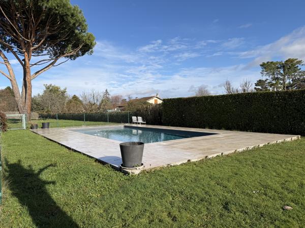Agen (47000) MAISON 4 CHAMBRES GARAGE ET PISCINE. TERRAIN DE 1900 M2