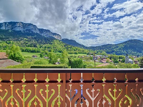 Agréable châlet avec vue sur les Mémises