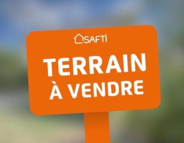 Terrain de 700m2 constructible à Sainte Anne