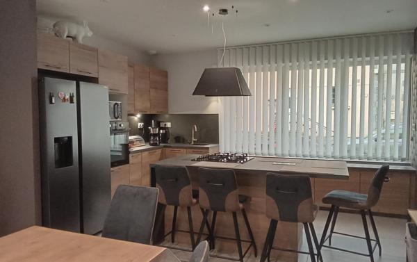 Coup de coeur pour cette maison de bourg sur trois niveaux, entièrement rénovée