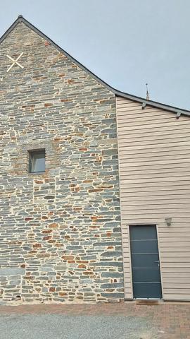 Coup de coeur pour cette maison de bourg sur trois niveaux, entièrement rénovée