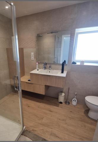 Coup de coeur pour cette maison de bourg sur trois niveaux, entièrement rénovée