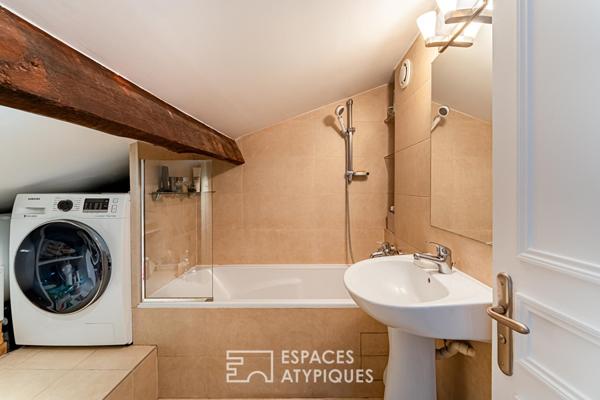 Duplex de charme au dernier étage, quartier Louise Michel / Anatole France