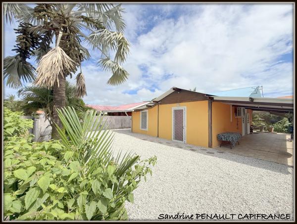 A VENDRE A KOUROU (GUYANE FRANCAISE) UNE CHARMANTE MAISON INDIVIDUELLE T4 de 90 m² - TERRAIN DE 367 m² - AU PRIX DE 263 000 €.