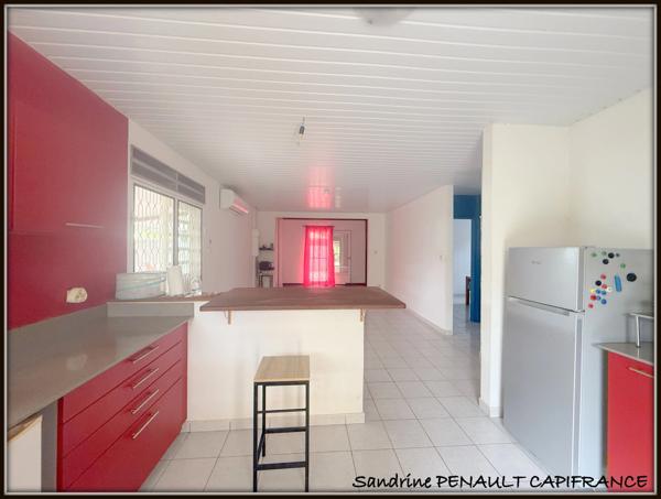A VENDRE A KOUROU (GUYANE FRANCAISE) UNE CHARMANTE MAISON INDIVIDUELLE T4 de 90 m² - TERRAIN DE 367 m² - AU PRIX DE 263 000 €.