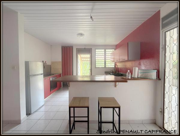 A VENDRE A KOUROU (GUYANE FRANCAISE) UNE CHARMANTE MAISON INDIVIDUELLE T4 de 90 m² - TERRAIN DE 367 m² - AU PRIX DE 263 000 €.