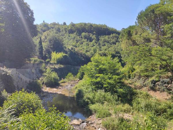 Immeuble de rapport avec 3 appartements loué.