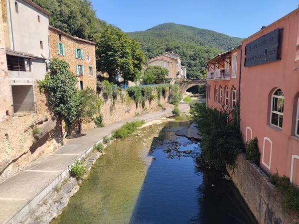 Immeuble de rapport avec 3 appartements loué.