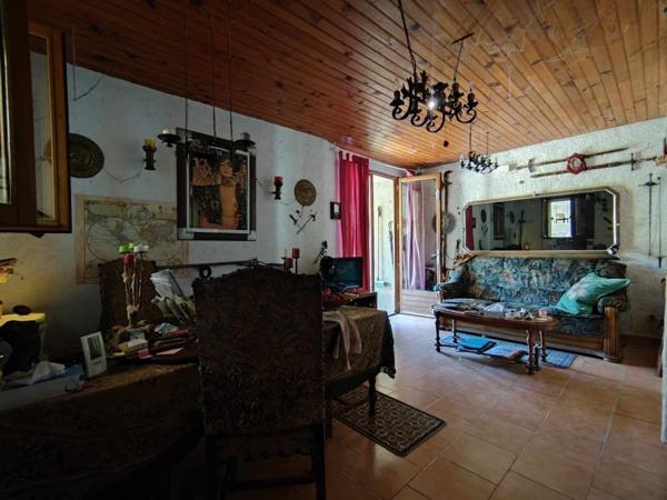 Immeuble de rapport avec 3 appartements loué.