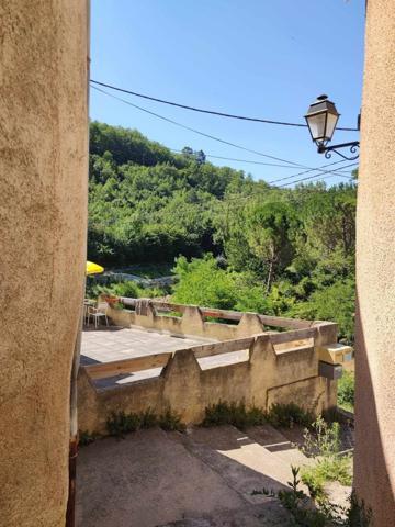 Immeuble de rapport avec 3 appartements loué.