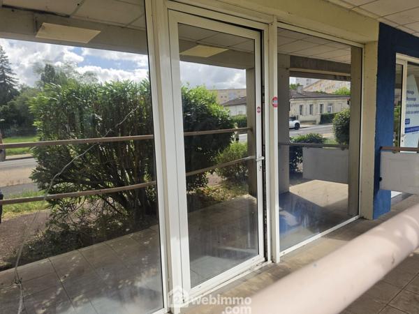 Local 49.74 m² à Blanquefort 33290