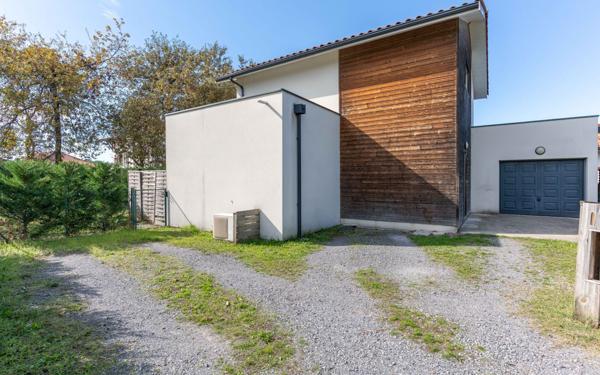 Maison à vendre    4 pièces •  Biscarrosse
