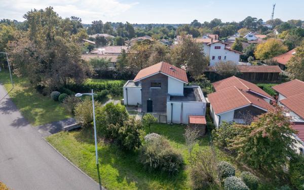 Maison à vendre    4 pièces •  Biscarrosse