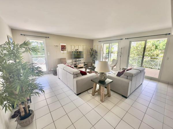 RESIDENCE DE STANDING – TERRASSE 35m² – PETITE VUE BASSIN