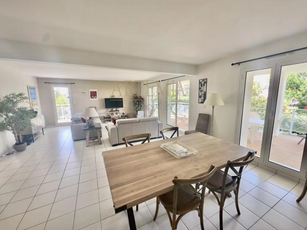 RESIDENCE DE STANDING – TERRASSE 35m² – PETITE VUE BASSIN