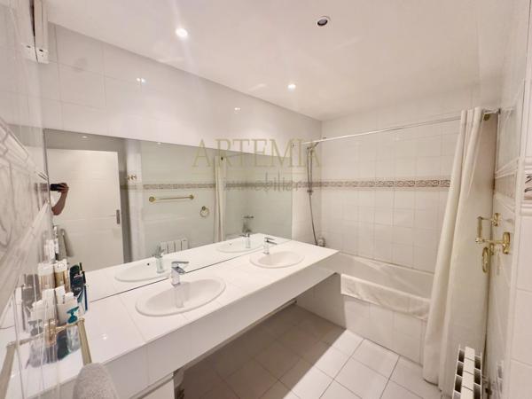 RESIDENCE DE STANDING – TERRASSE 35m² – PETITE VUE BASSIN