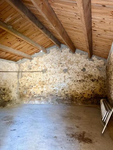 Garage Aubigny Les Clouzeaux 50 m2