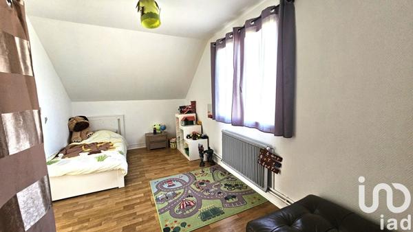 Maison traditionnelle 5 pièces de 101 m² à La Grande-Paroisse (77130)