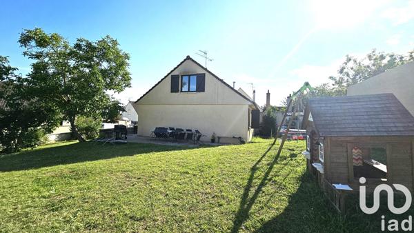 Maison traditionnelle 5 pièces de 101 m² à La Grande-Paroisse (77130)