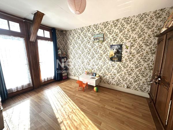 MAISON DE 145m² AVEC 4 BELLES CHAMBRES PROCHE COMMERCES AU COEUR DE CHABRIS (INDRE 36)