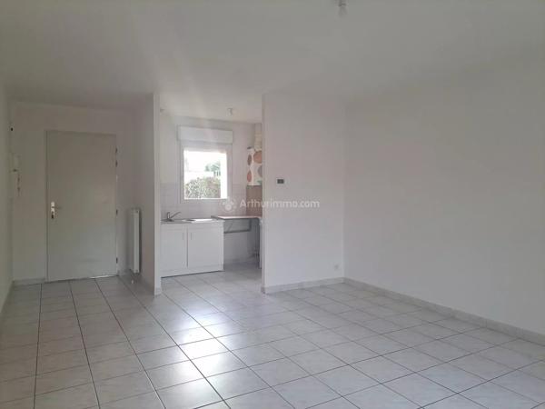 Location                                                      Appartement
                        
                     3 pièces                      60 m2                     à Carmaux