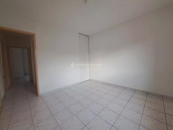 Location                                                      Appartement
                        
                     3 pièces                      60 m2                     à Carmaux