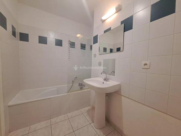 Location                                                      Appartement
                        
                     3 pièces                      60 m2                     à Carmaux