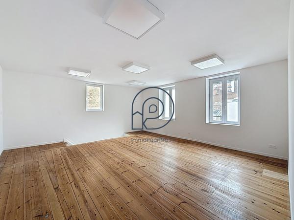 La Madeleine – Immeuble de bureaux 126 m² entièrement rénové | Sans copropriété | À vendre