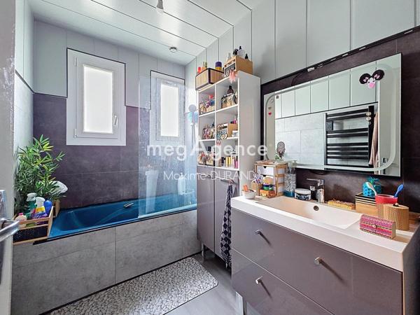 Maison à NUAILLE, 49340 - 7 pièces 143m²