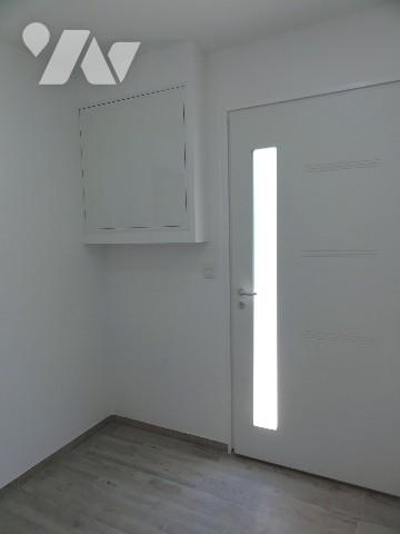 LONGLAVILLE - PAVILLON F4 76 M² ENTIEREMENT RENOVE