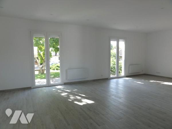 LONGLAVILLE - PAVILLON F4 76 M² ENTIEREMENT RENOVE