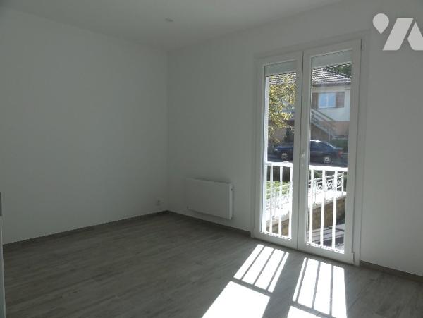 LONGLAVILLE - PAVILLON F4 76 M² ENTIEREMENT RENOVE