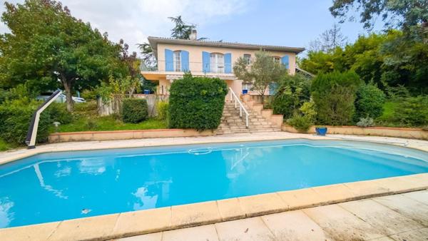 5 CHAMBRES ET PISCINE DANS UN SECTEUR PRIVILEGIE !