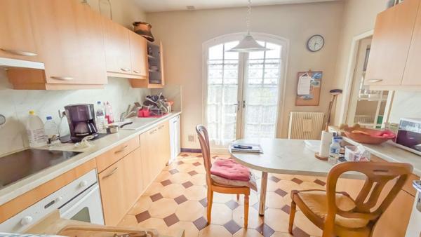 5 CHAMBRES ET PISCINE DANS UN SECTEUR PRIVILEGIE !