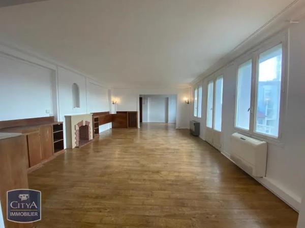 Appartement à louer 3 pièces 131.78m²