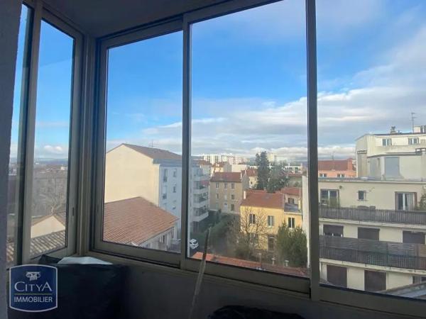 Appartement à louer 3 pièces 131.78m²