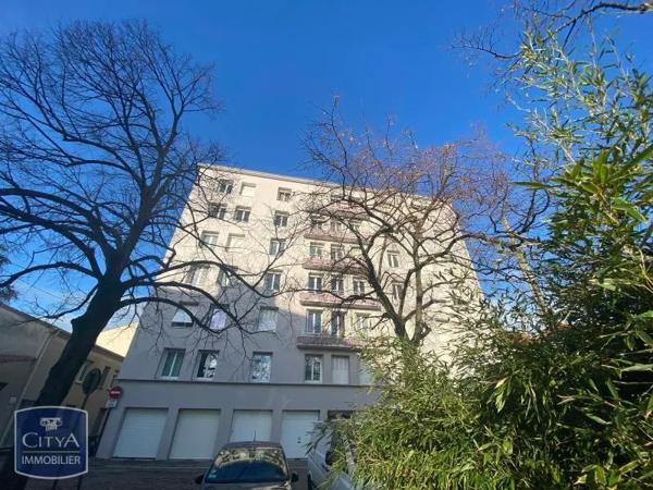 Appartement à louer 3 pièces 131.78m²